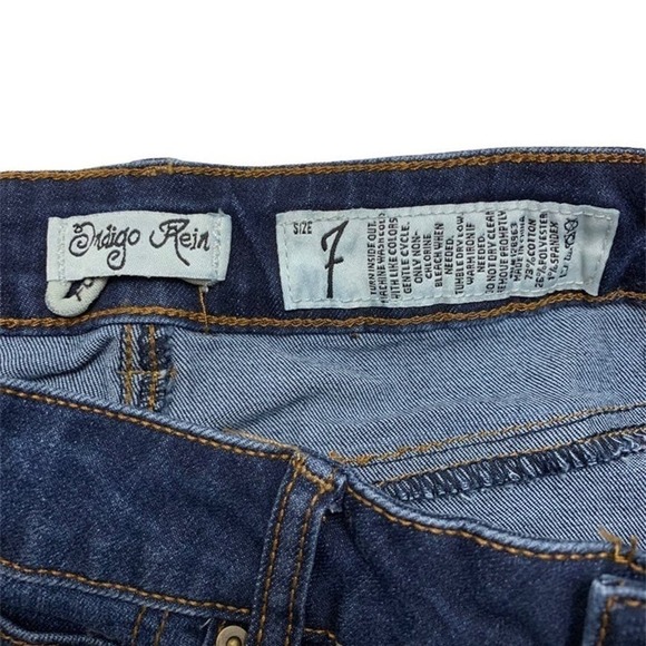 Indigo Rein Raw Hem Hi-Rise Shortie Booty Jean Shorts, Dark Blue Wash Denim Sz 7 - Picture 3 of 3